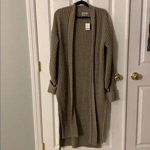 100% polyester long sweater in Taupe